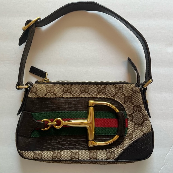 Gucci Handbags - Rare vintage Gucci horse bit baguette purse